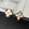 Color Blossom Star Ear Stud